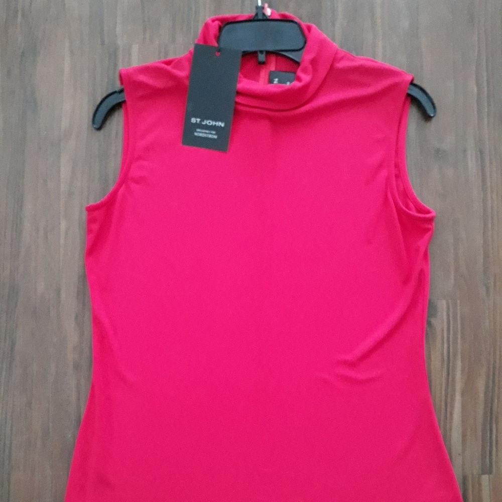 St John Sleeveless Turtleneck Top
